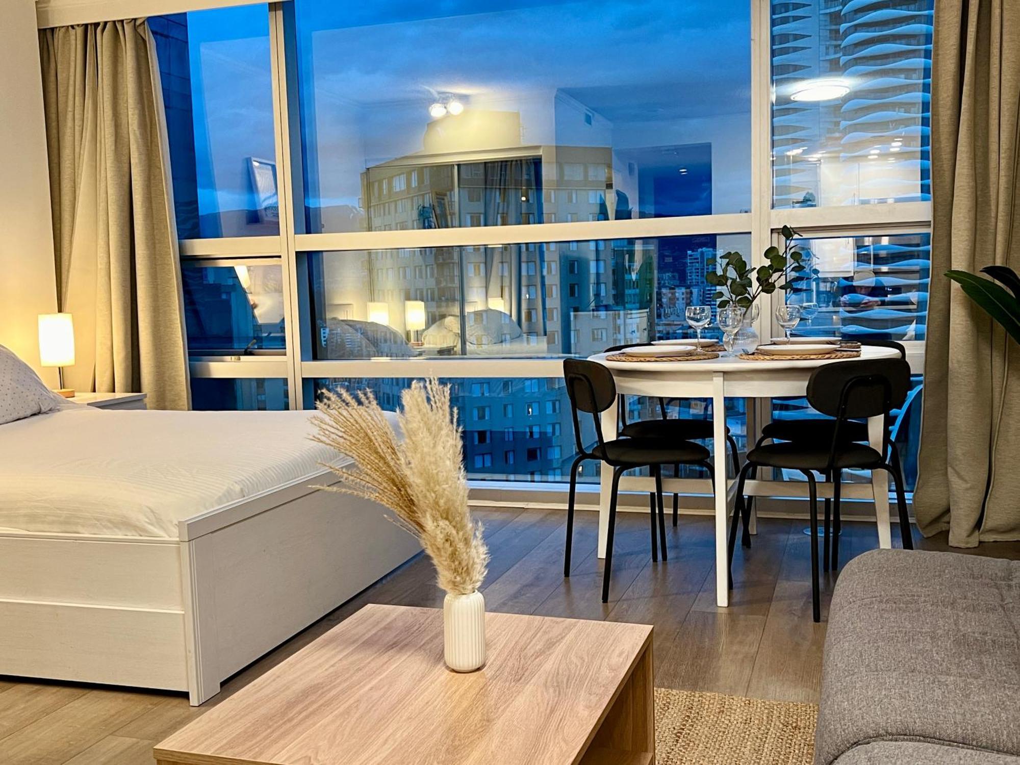 Apartamento Stunning Skyline Views In A Cozy And Stylish Abode Vancouver Exterior foto